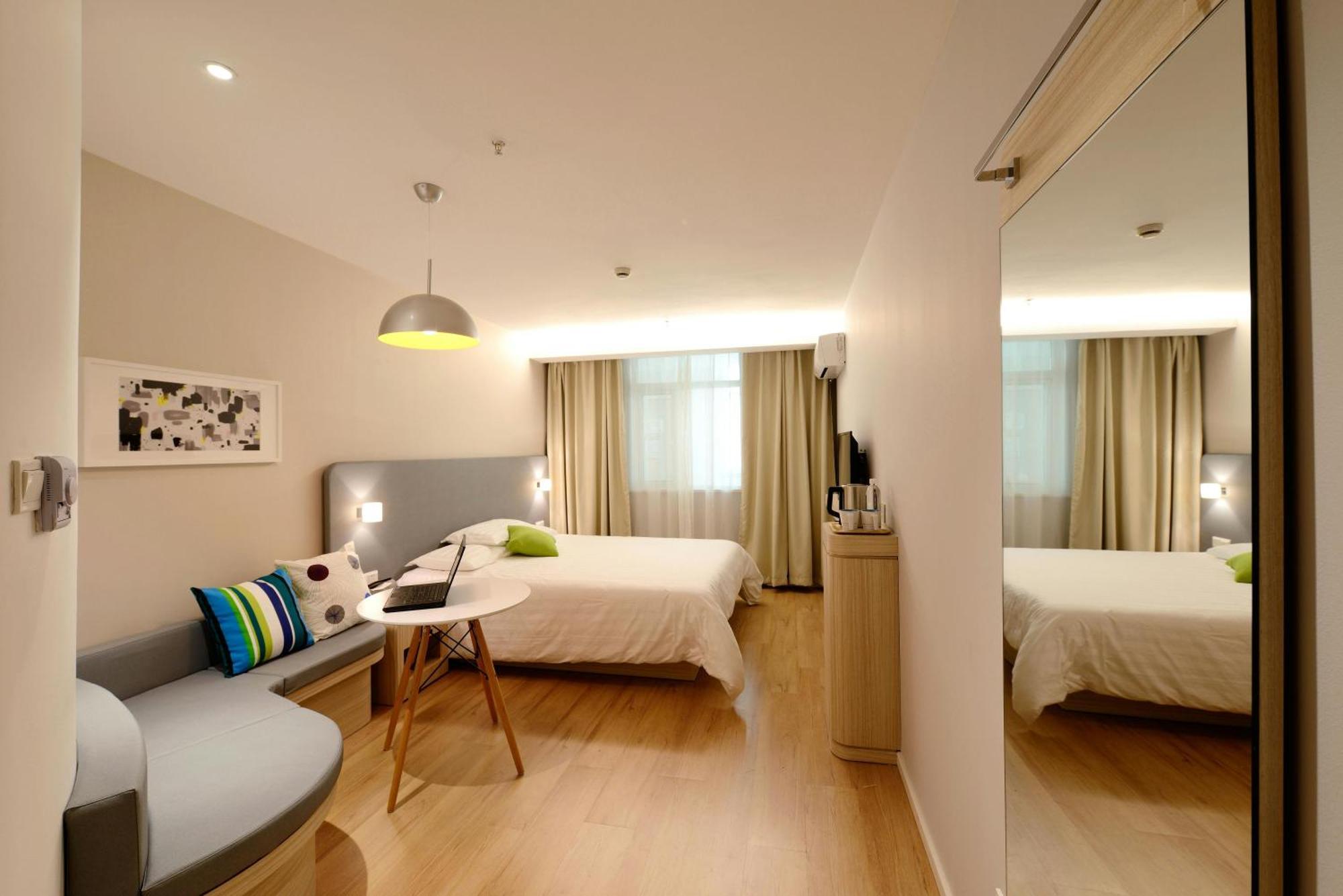 Hotel Luxury Global New Delhi