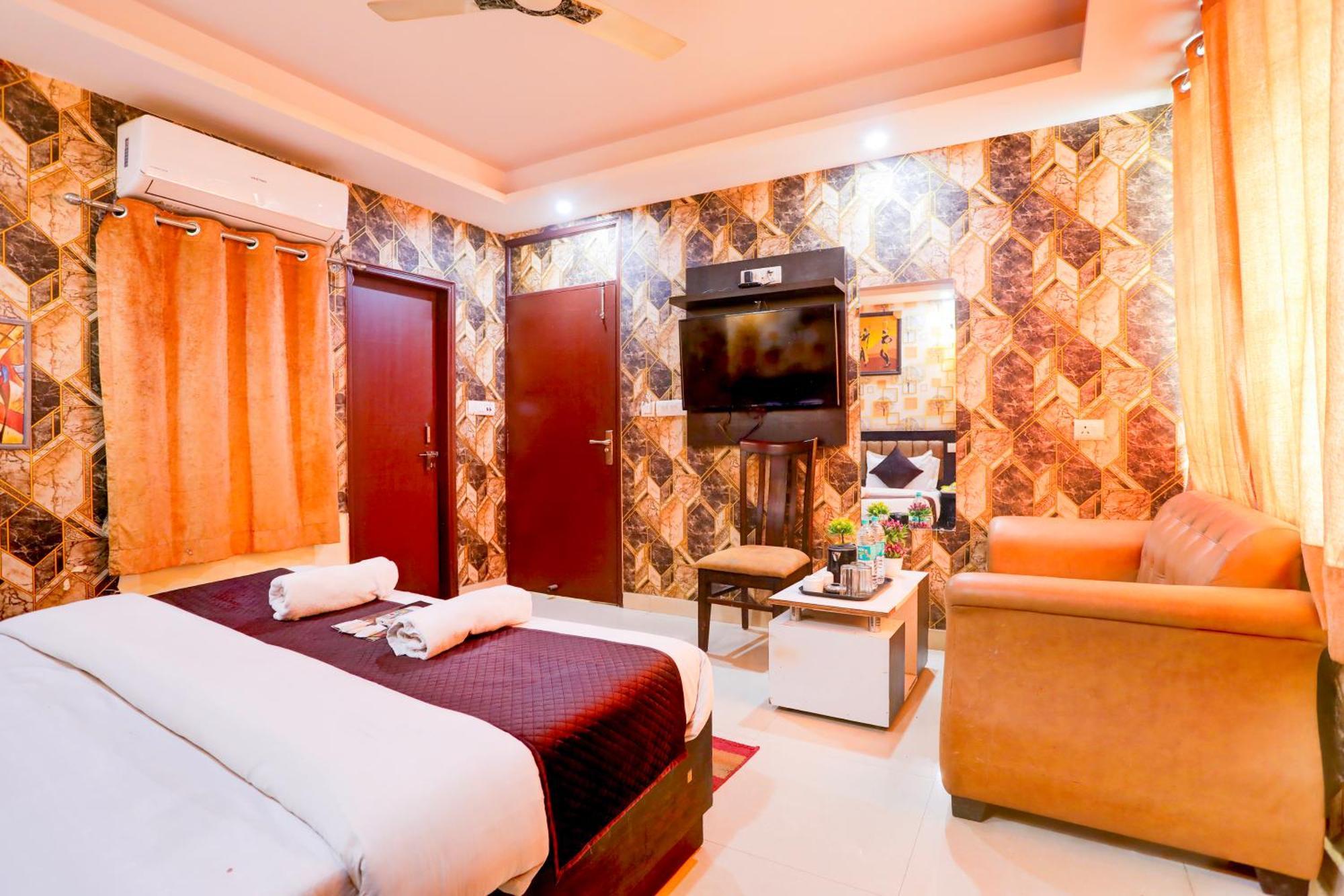 Luxury Global Hotel *