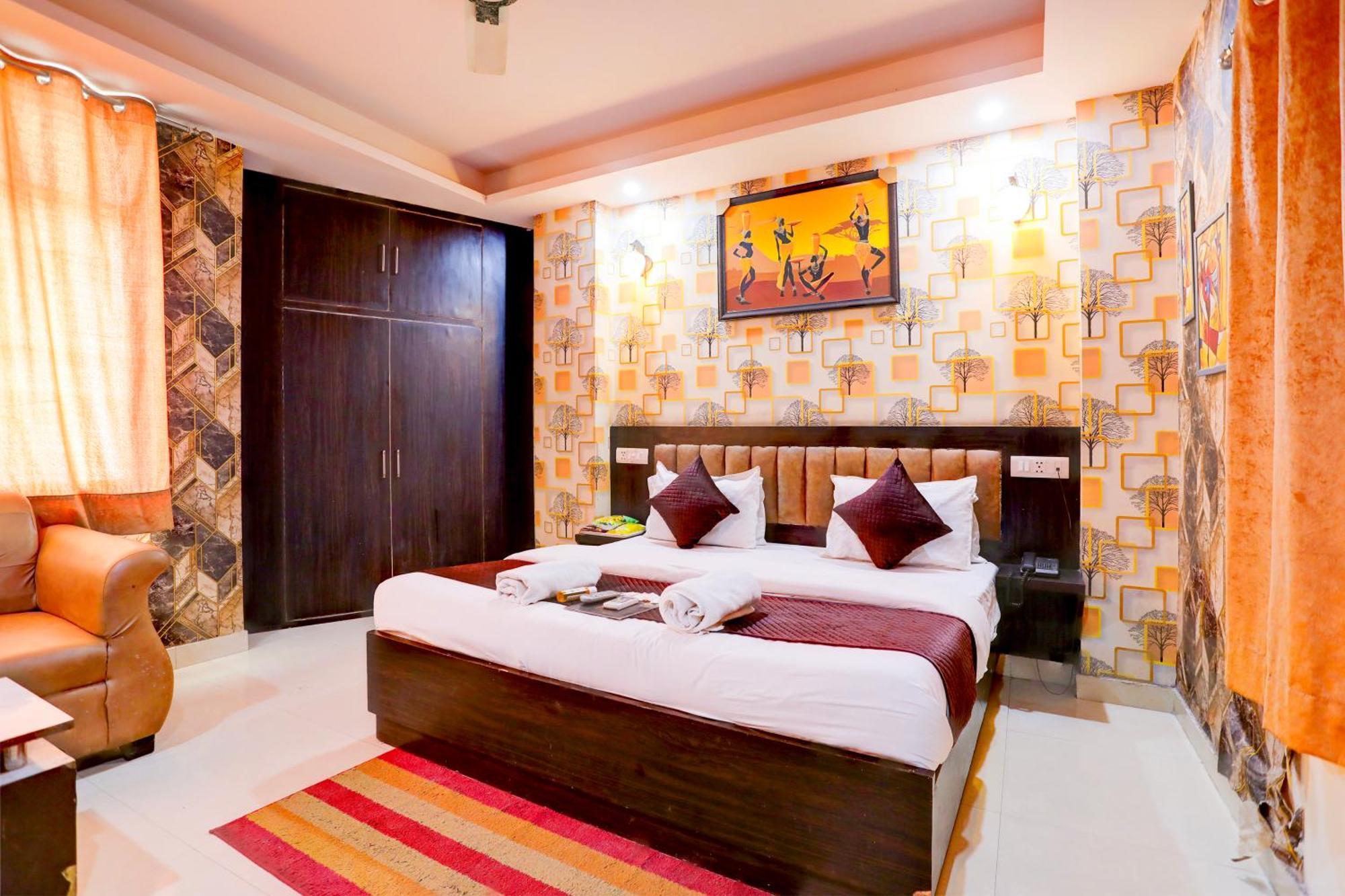 Luxury Global Hotel *